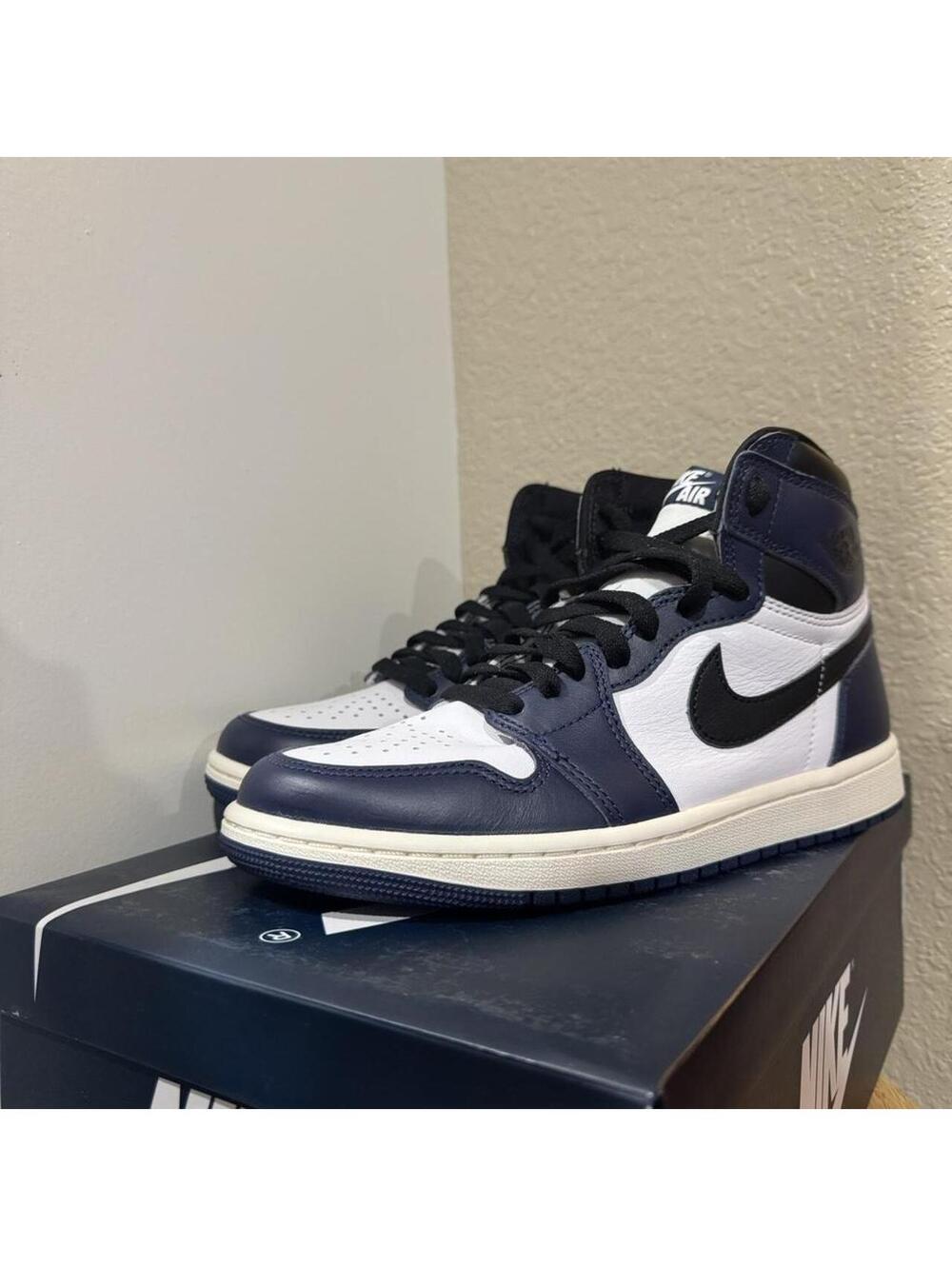 Nike Air Jordan 1 Mid white and navy trainers. Size US 6.5M 6.5Y 8W #sneakers
